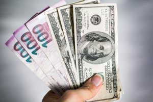 Mərkəzi Bank dollar/manat məzənnəsini sabit saxladı