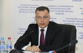 Vüsal Qasımlı təcrübəçilərlə görüşüb