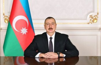 İlham Əliyev institut direktorunu təltif etdi