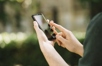 Ötən il Azərbaycanda ən çox hansı telefon modelləri satılıb?