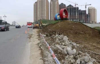 Bakı-Sumqayıt yolunun kənarındakı təpəciklər sökülür