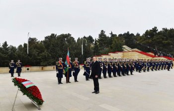 Azərbaycan Prezidenti Şəhidlər xiyabanını ziyarət edib