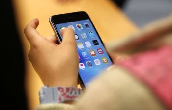 Martda ucuz iPhone təqdim edilə bilər