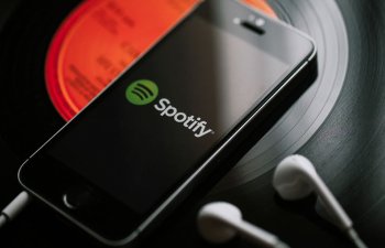 Spotify hekayələr funksiyasını test edir – Foto