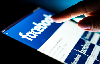Facebook rəsmiləri İstifadəçiləri izlədiklərini etiraf etdi