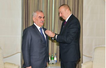 İlham Əliyev Vasif Talıbova “Şərəf” ordenini təqdim edib