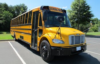 Ekspert: “İnsanlar övladlarını məktəbə avtobusla göndərməlidir”