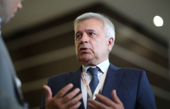 “Forbes”: Vahid Ələkbərov 2,1 milyard ABŞ dolları zərərə düşdü