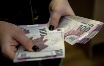 Azərbaycan əhalisinin gəlirləri 9%-ə yaxın artıb