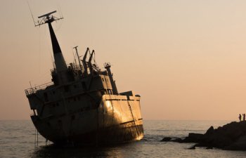 Donanma fəaliyyəti ilə məşğul olan bu gəmilər dənizi çirkləndirir - SİYAHI