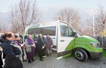 Nazirliyin mikroavtobusları bölgələrdə vətəndaşlara səyyar xidmət göstərməyə başlayıb