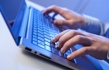 Azərbaycanda internetdə qadağan edilən məlumat yerləşdirənlər cərimələnəcək