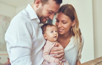 Bir ildə Azərbaycanda 660 uşaq övladlığa götürülüb