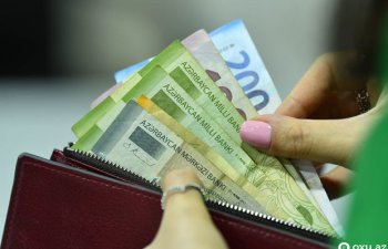 Özəl tibb müəssisələrinin bu işçilərinə əlavə pul ödəniləcək