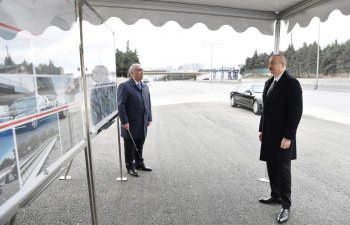 Prezident Bakı-Sumqayıt yolunda görülən işlərlə tanış olub