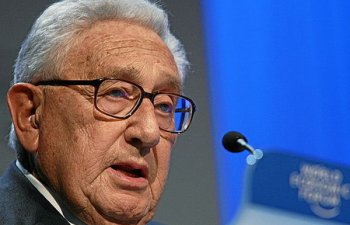 Henri Kissincer: Heç bir ölkə, hətta ABŞ milli imkanlarla koronavirusa qalib gələ bilməz