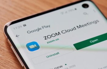Google əməkdaşlarına iş yerində Zoom-dan istifadəni qadağan etdi