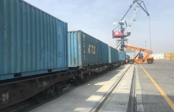 Bakı Limanında karbamid ilk dəfə konteyner vasitəsilə daşınıb