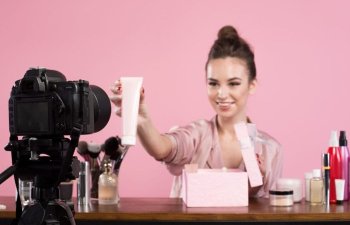 YouTube-da trafik artdı: Amma bloggerlərin reklam gəlirləri azalır