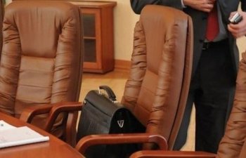 Azərbaycanda nazir müavini təqaüdə göndərilib