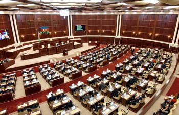 Milli Məclisin iclası başladı