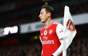 Mesut Özil maaşının azaldılmasına etiraz etdi