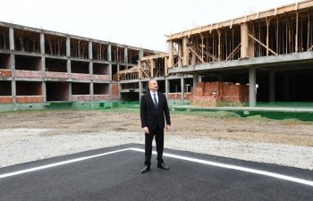 Prezident məcburi köçkünlər üçün binalarda tikinti işlərinin gedişi ilə tanış olub