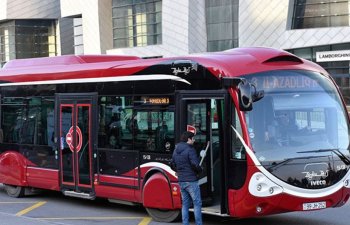 Ekspert: “Məsafə saxlamaq şərtilə avtobuslarda ayaq üstə də sərnişin daşımaq olar”