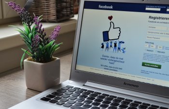 Facebook ödənişli canlı yayımlara başlayır
