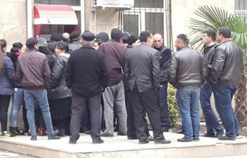 Bankomatların qabağındakı sıxlıq parlamentdə müzakirə olundu