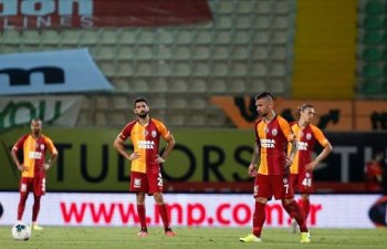 “Qalatasaray” səfərdə darmadağın oldu