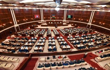 Milli Məclisin deputatları tətilə çıxıb