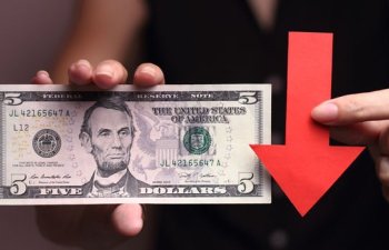 Dollar cazibəsini itirir, investorlar çaşqınlıq içərisində