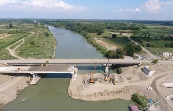 Ucar-Zərdab-Ağcabədi avtomobil yolunun tikintisi sürətlə davam etdirilir