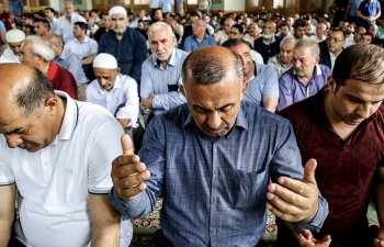 QMİ: Bayram namazlarının ailə daxilində qılınması məqbuldu