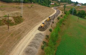 Qusarda 14 yaşayış məntəqəsinin əhatə edən yolun yenidən qurulması davam edir