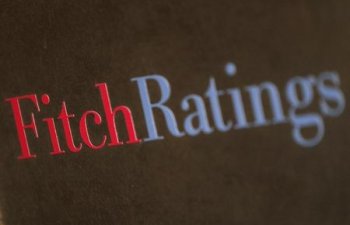 Fitch, ABŞ-ın kredit reytinqi proqnozunu aşağı salıb