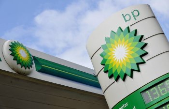 BP 2030-cu ilə hasilatı 40% azaldacaq, aşağı karbonlu sərmayələri 10 qat artıracaq