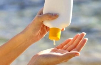 Yayda yaranan allergiyalardan biri: Vaxtı keşmiş Günəş kremlərinə diqqət!