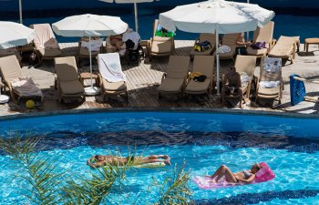 Türk otelləri rus turislər üçün qiymətləri rekord həddə endirdi