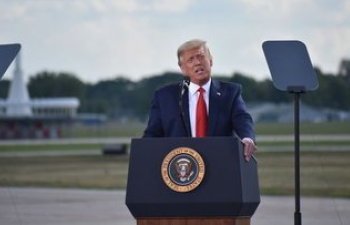 Trump-dan fəaliyyətini Çindən ABŞ-a keçirən şirkətlərə \