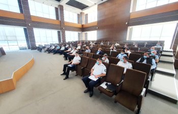 Gömrük Komitəsində Azərbaycana dərman və qida əlavələri gətirən sahibkarlarla görüş 