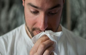 Nəyə görə bir qrup insanda allergiya olur, digərlərində yox? - Alimlər açıqladı