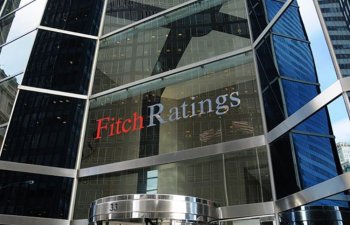 Fitch Brent və WTI markalı neftin uzunmüddətli qiymət proqnozlarını aşağı saldı