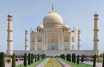 Tac Mahal yeddi aydan sonra turistlərin üzünə açıldı