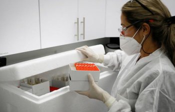 ABŞ-da əczaçılıq şirkəti koronavirus peyvəndinin sınaqlarını dayandırdı