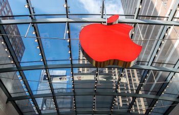 Bloomberg Apple-ın haqsız mənfəətindən danışıb