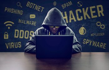 Hacker bu yüksək vəzifəli şəxslərinin istifadəçi hesablarını satışa çıxardıb