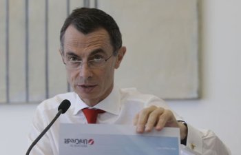UniCredit CEO-su Mustier vəzifəsindən ayrılır