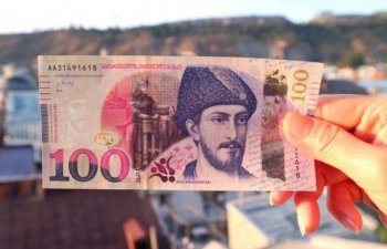 Lari bahalaşıb